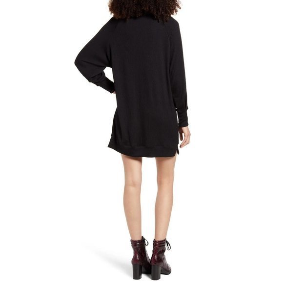 SOCIALITE Long Sleeve Textured Knit Shift Dress in Black - Picture 2 of 5